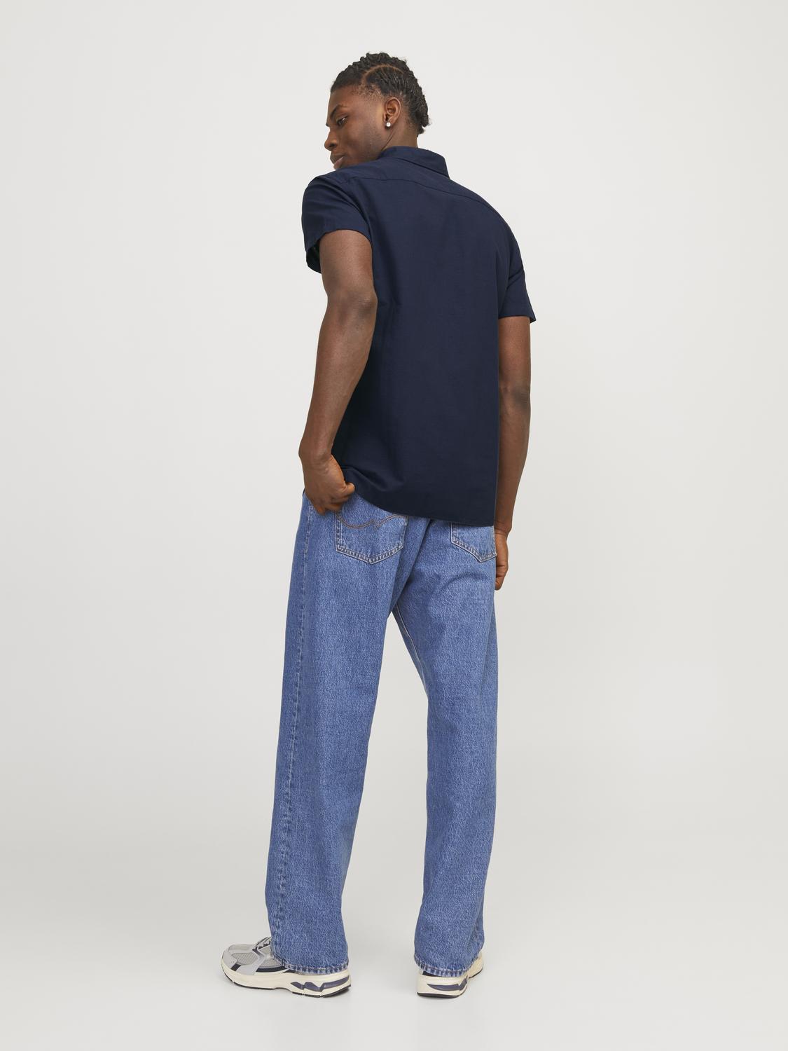 model_shot-back